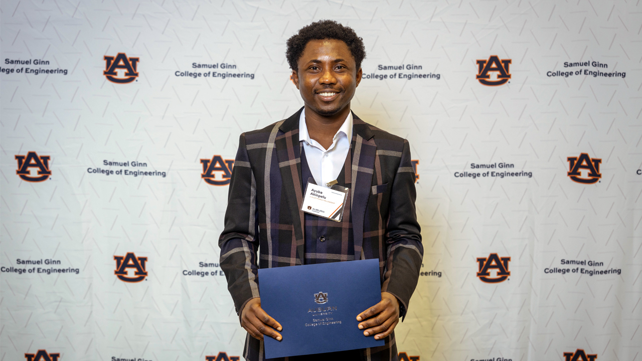 Ayuba Akinpelu receiving the AHA award